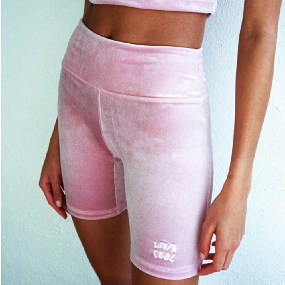 LIVIN COOL VELVET BIKER SHORTS-PINK